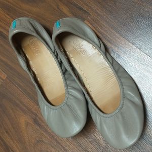 Taupe Tieks